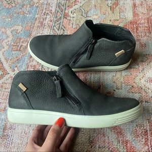 Ecco “Soft 7” Leather Side Zip Bootie - EU 39